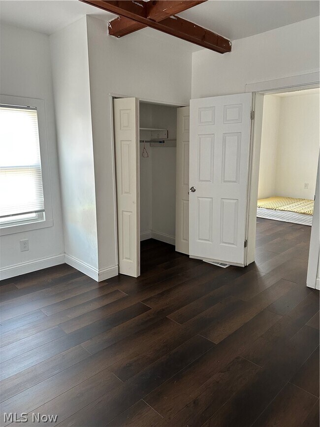 Building Photo - 1418 Wyandotte Ave