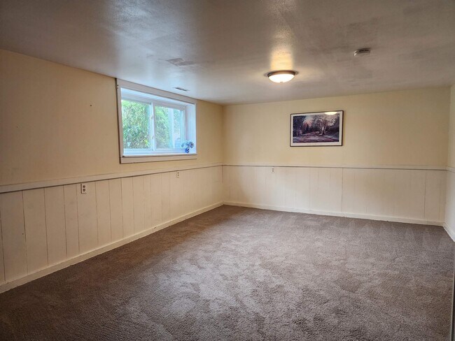 Building Photo - 9225 Carol Ann Dr