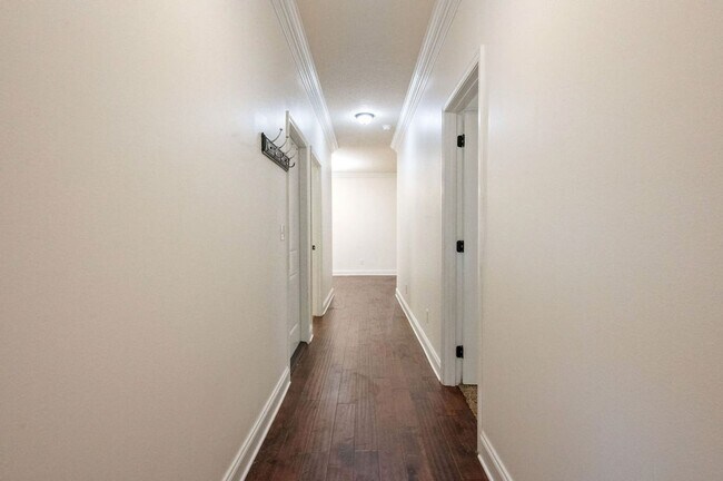Building Photo - Sprawling 4-BR Niceville Rental with Gourmet Kitchen & 2-Car Garage!