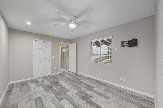 Building Photo - 17024 E Calle Del Sol