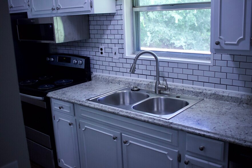 Building Photo - 567 Lovedale Dr