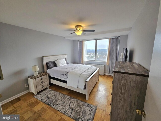 Building Photo - 301 N Beauregard St