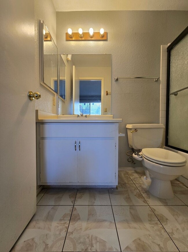 Building Photo - A Fabulous 2 Bed, 2 Bath, 1 Car Attached G...