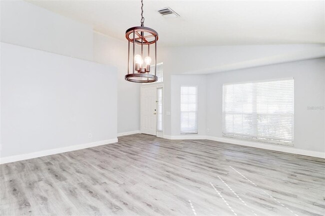 Building Photo - 29806 Morningmist Dr