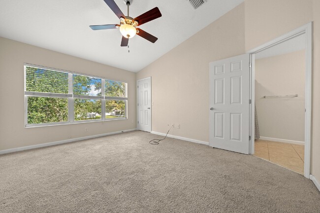 Building Photo - **3 Bed 2 Bath Maintenance Free townhome i...