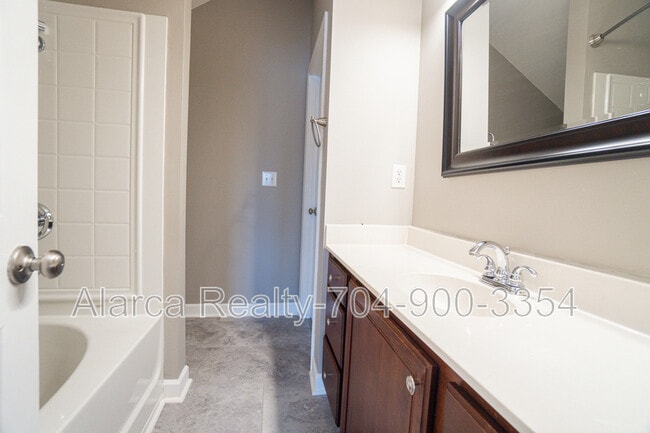 Building Photo - 4218 Amherst Villa Ct