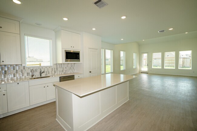 Building Photo - 6403 Periwinkle Blossom Ln
