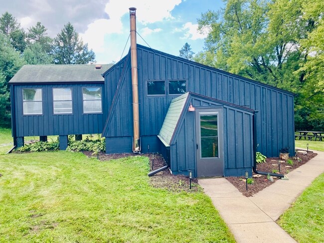Building Photo - 864 Crane Hill Trail