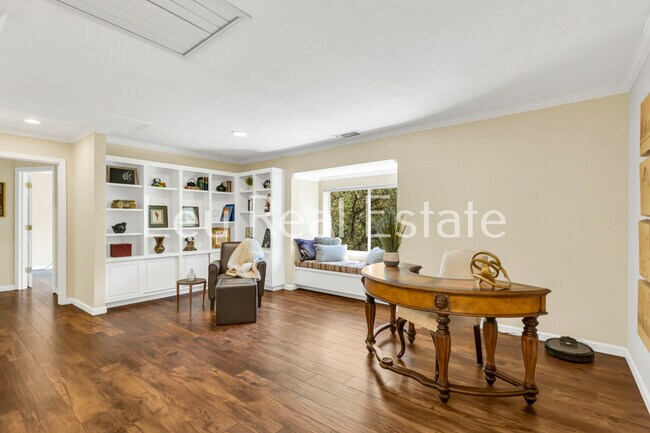 Building Photo - 6811 Beaver Pond Rd