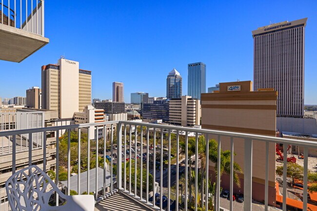 Building Photo - 777 N Ashley Dr