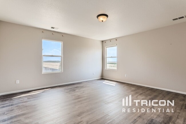 Building Photo - 10191 Altura St