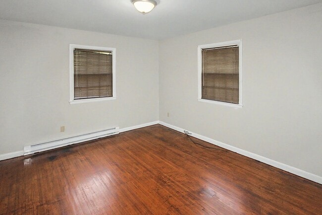 Building Photo - 1 bedroom Condo in Cotswold