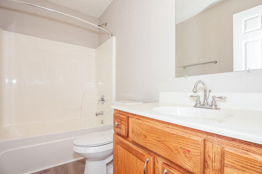 Building Photo - 2642 Oasis Ln