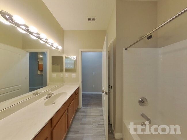 Building Photo - 502 Azalea Bloom Dr