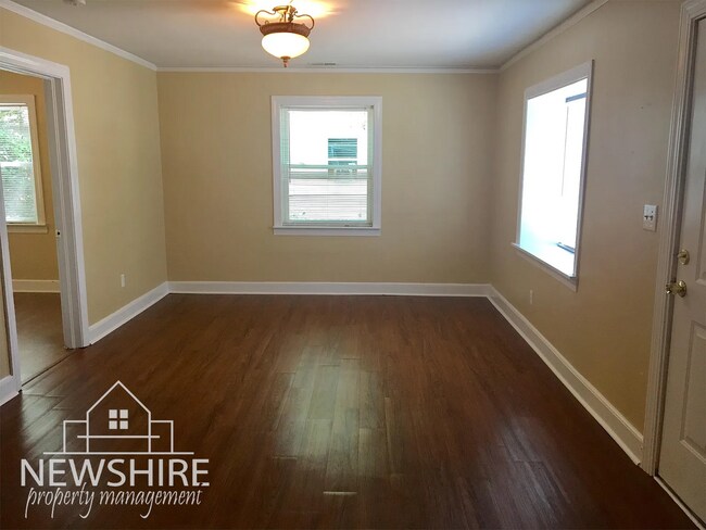 Building Photo - 24 Prancer Ave