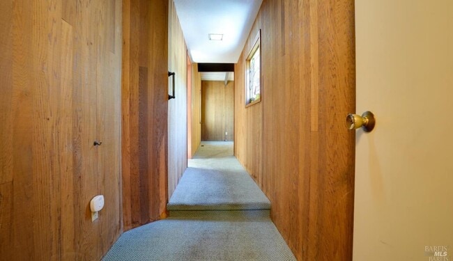Building Photo - 3 Oak Grove Way