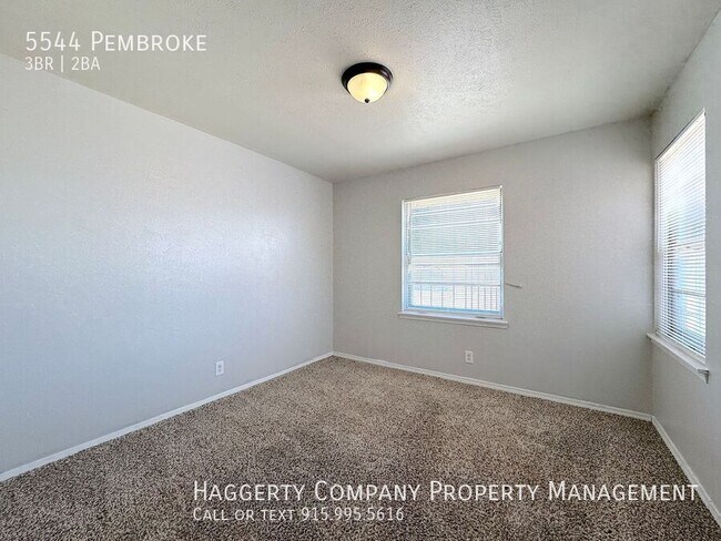Building Photo - 5544 Pembroke-