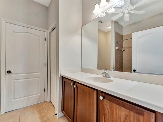 Building Photo - Pristine 4 bed/ 2 bath Annual Rental in Stoneybrook of Venice