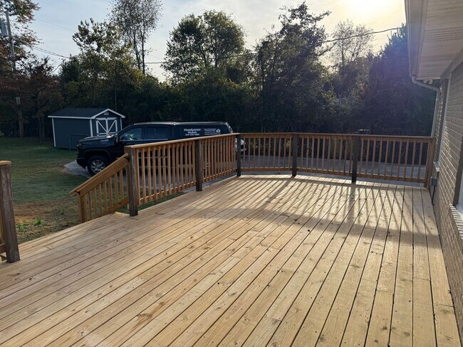 Building Photo - 516 Claremoor Ave