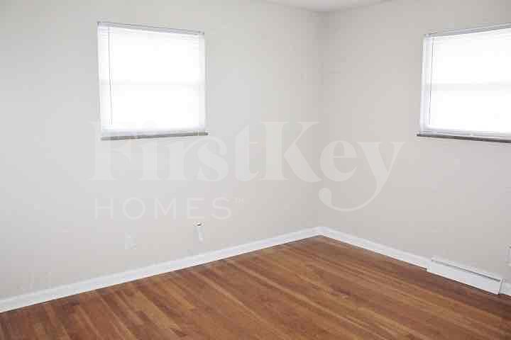 Building Photo - 5750 Wallingwood Dr