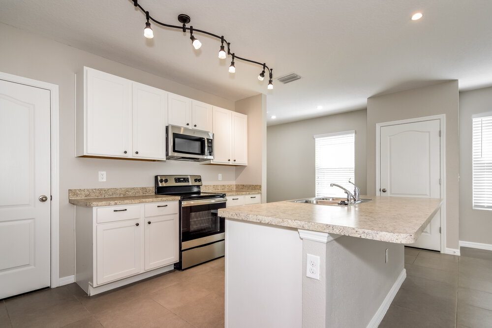 Building Photo - 10508 Whispering Hammock Dr