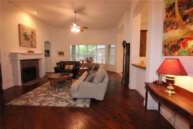 Building Photo - 7005 Fullerton Dr