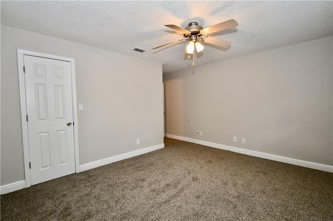 Building Photo - 5201 Santa Fe Pkwy