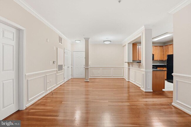 Building Photo - 4850 Eisenhower Ave