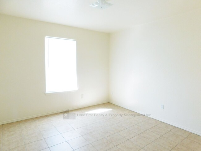 Building Photo - 4601 Wade Dr
