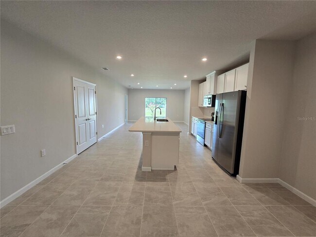 Building Photo - 456 Voltaire Dr