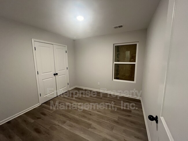 Building Photo - 3020 Benjestown Rd