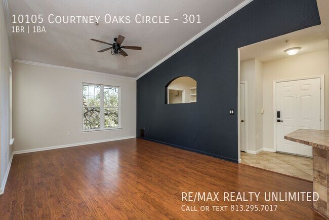 Building Photo - 10105 Courtney Oaks Cir