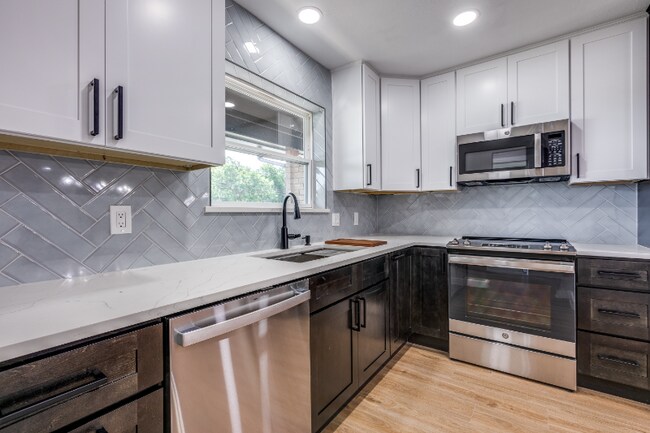 Building Photo - 1233 Mill Valley Dr