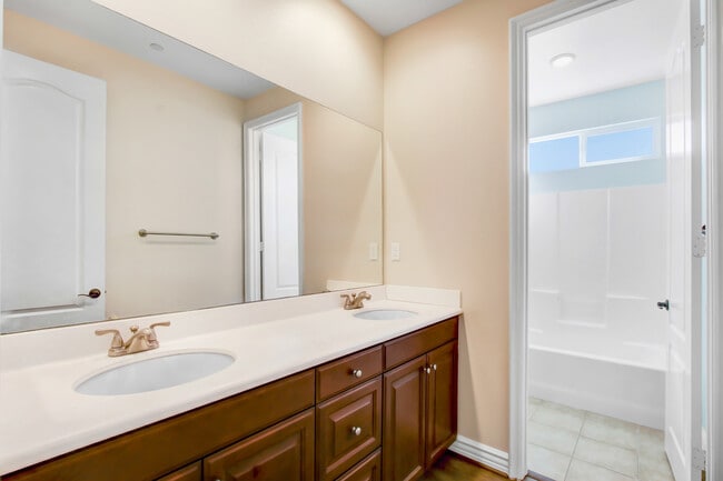 Building Photo - 5393 Stoneview Rd