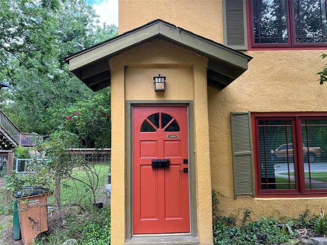 Building Photo - 4010 Maplewood Ave