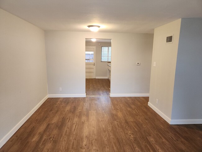Building Photo - Near Patty Jewett Golf Course!