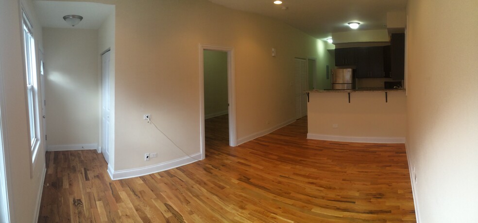 Building Photo - 1349 N Greenview Ave
