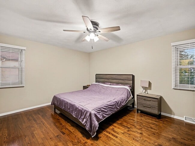 Building Photo - 1801 Sherry Dr