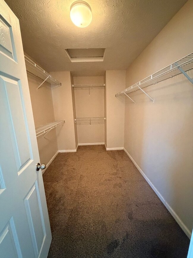 Building Photo - 1883 Creekstone Dr