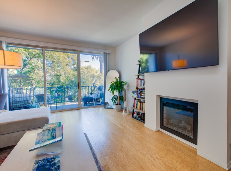 Building Photo - 900 Euclid St