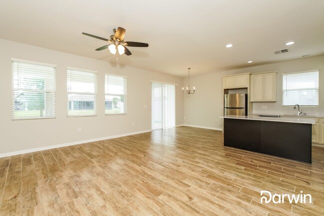 Building Photo - 2430 Sanderling St