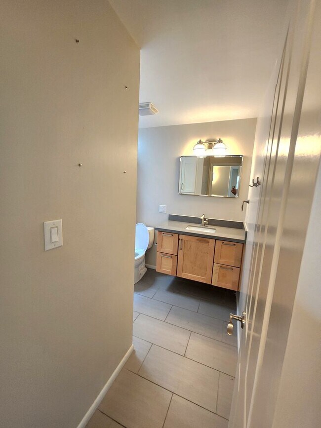 Building Photo - Tempe 4 Bedroom 3 Bath w/ Pool right near ASU!