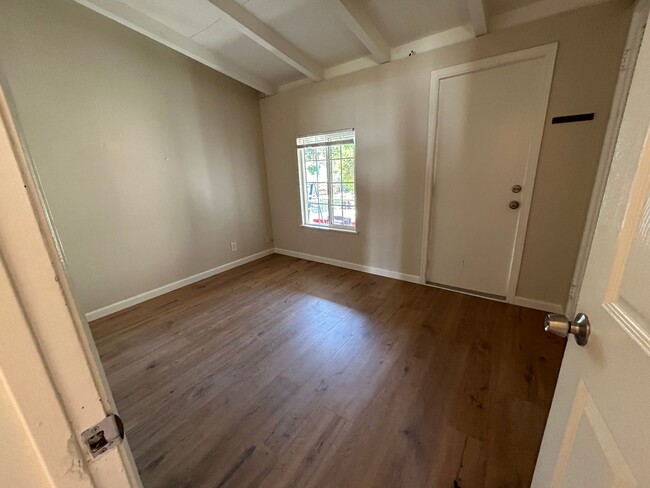 Building Photo - Charming home in prime location!