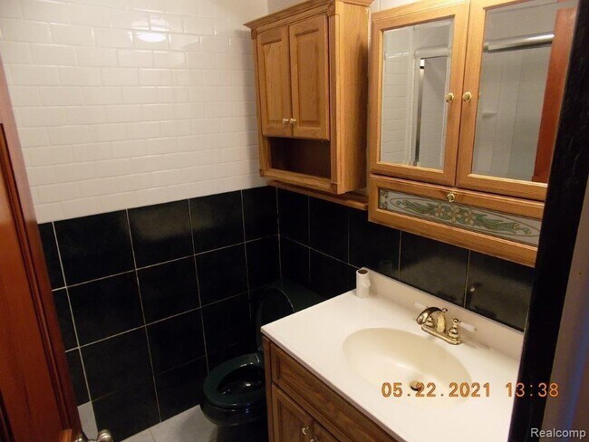 Building Photo - 224 Riviera Dr