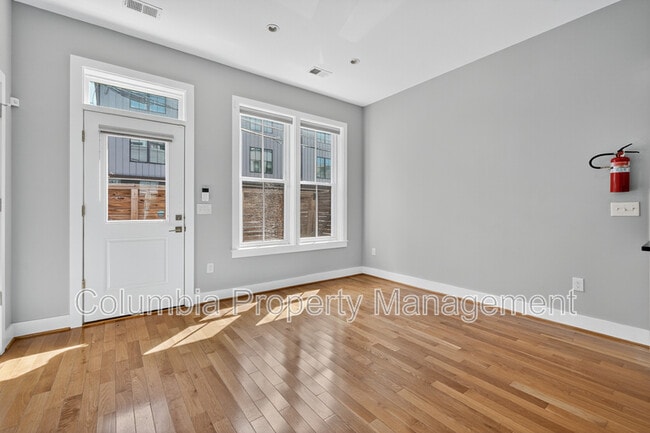 Building Photo - 638 Newton Pl NW