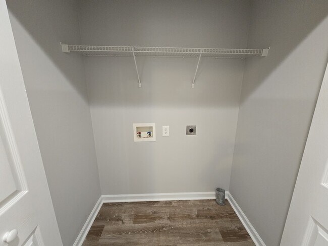 Building Photo - !!!!300 Off Rent!!! Available Now! Great Durham location newly remodeled. Single family home.