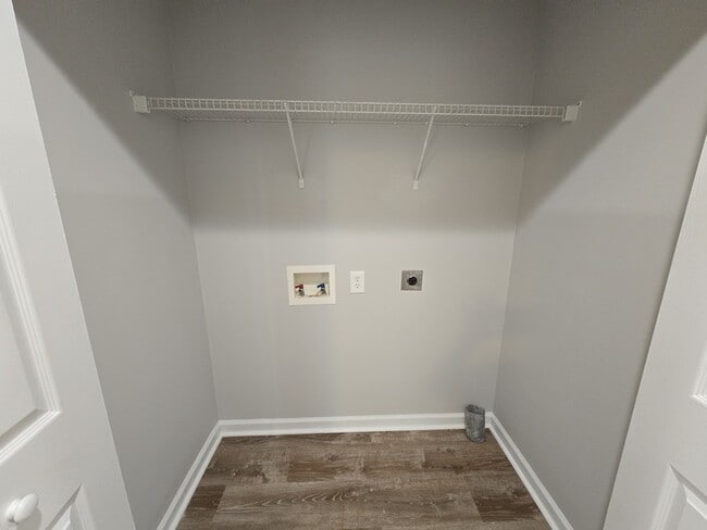 Building Photo - Available Now! Great Durham location newly remodeled. Single family home.