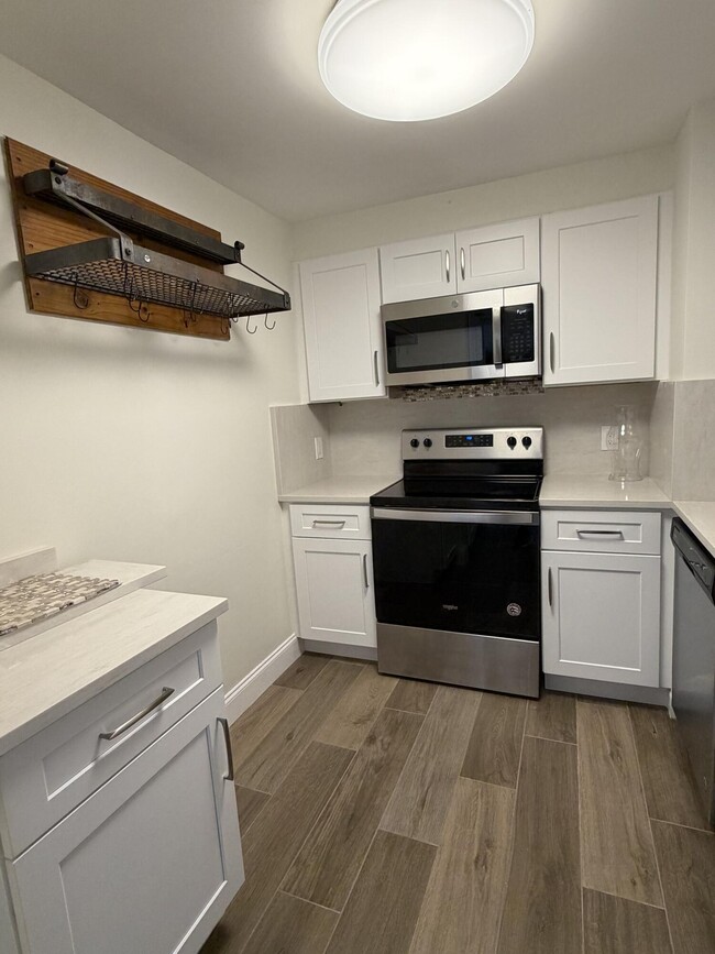 Building Photo - 5600 N Flagler Dr