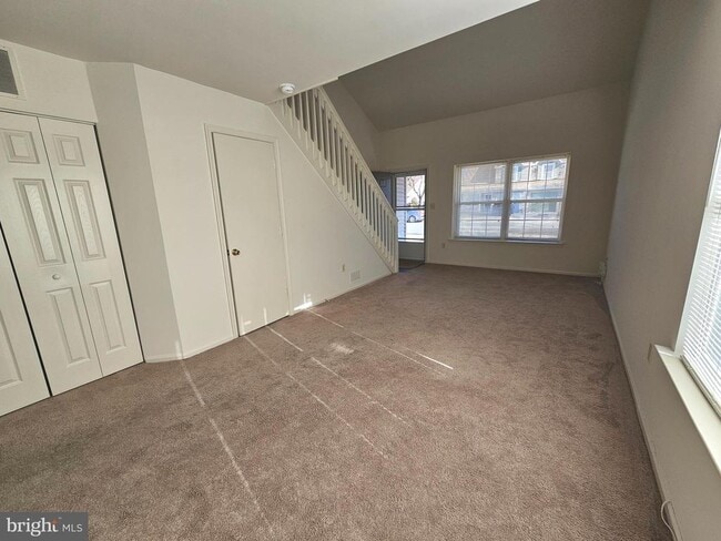 Building Photo - 38 Heatherfield Way