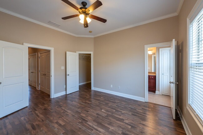 Building Photo - 913 Telfair Close
